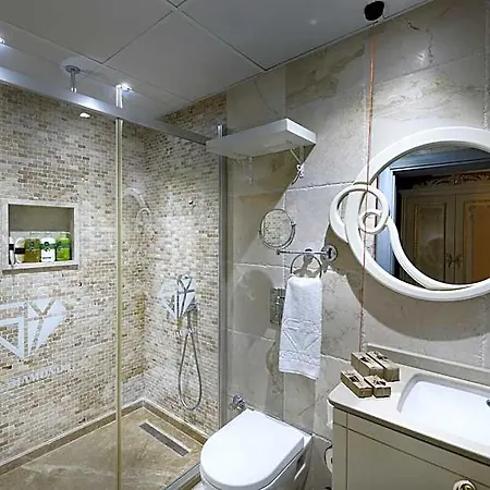Hotel Five Diamonds Cesme