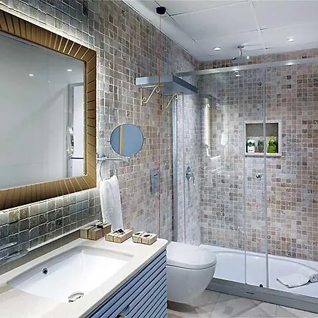 Hotel Five Diamonds